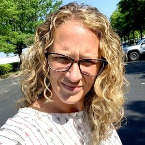 Meet your Posher, Dana